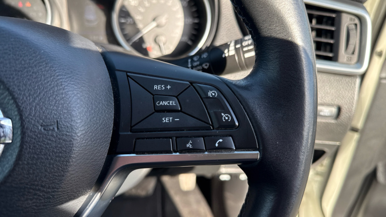 Nissan Qashqai 1.3 DiG-T 160 [157] N-Connecta 5dr DCT Glass Roof Petrol Hatchback